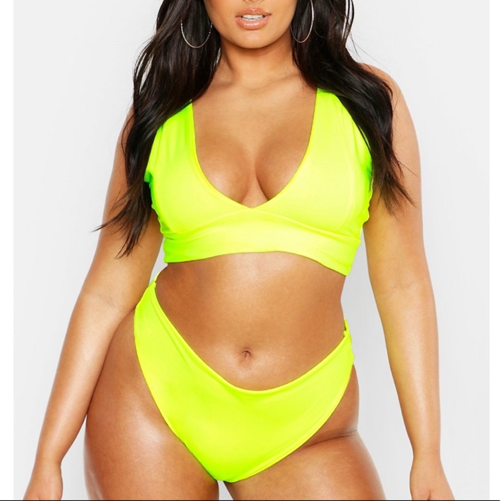 Boohoo 2 Piece Plunge Bikini set